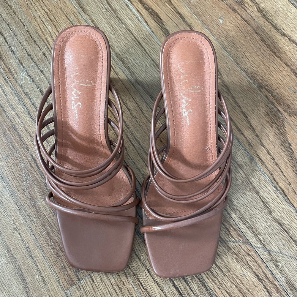 Lulus Brown strappy heels, size 5.5 women’s!